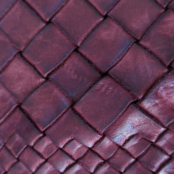 **SOLD***Woven Leather Distressed Crossbody Bag - Picture 12 of 13